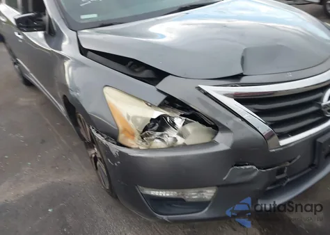 2015 Nissan Altima 2.5 S z USA, uszkodzony, nr VIN 1N4AL3AP9FN334117